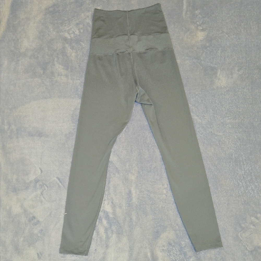 Nike Maternity Leggings - Picture 5 of 5